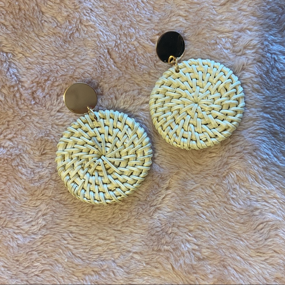 Stylish earrings